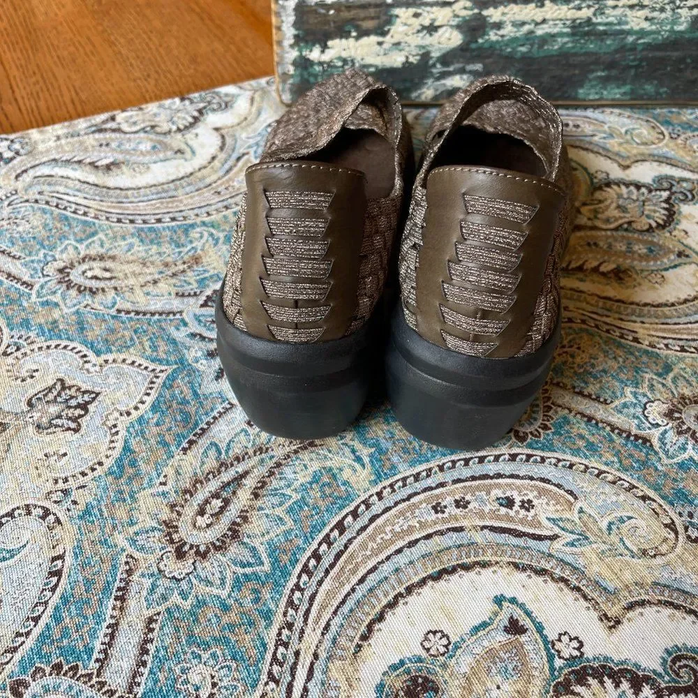 BareTraps Kassie Metallic Bronze Woven Mary Jane Wedge Shoes Size 9